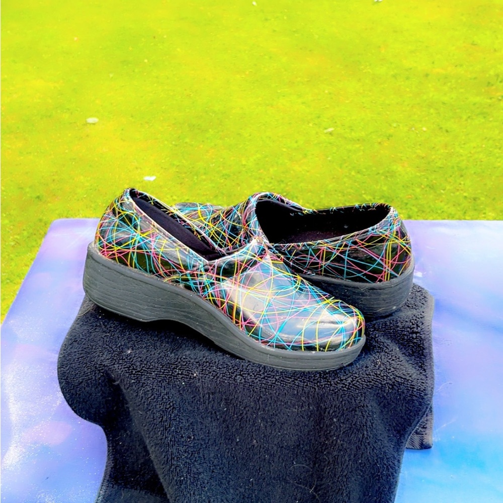 SafeStep Women's Black Shoes with Contemporary Multicolor Abstract Design.